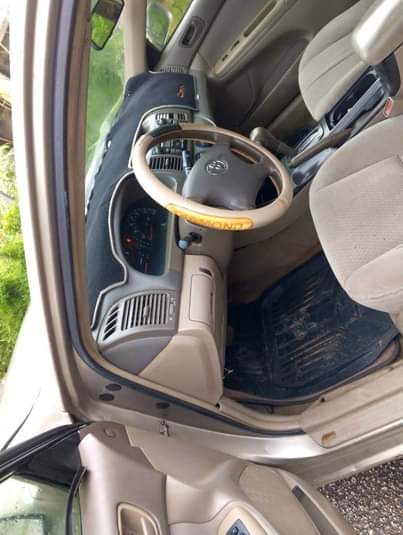A picture of First body neatly used 04 Toyota Camry