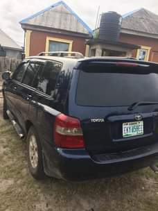 A picture of 2005 toyota highlander