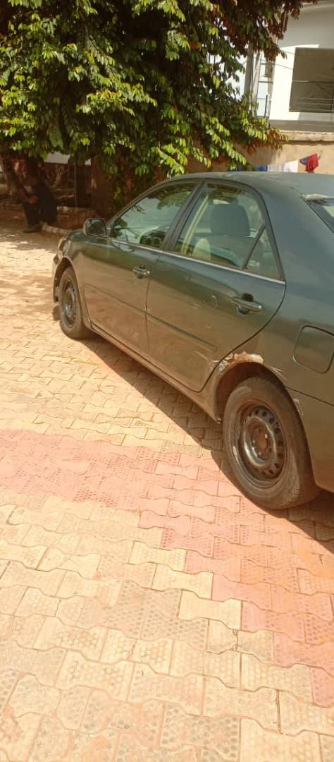 A picture of Toyota Camry 06 First body paint Gear is 80 Engine
