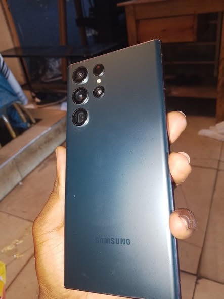 A picture of SAMSUNG S22 ULTRA
