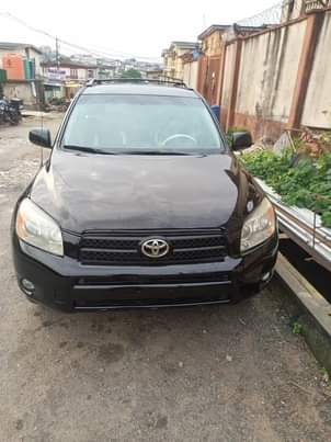 A picture of Toyota RAV4 2009