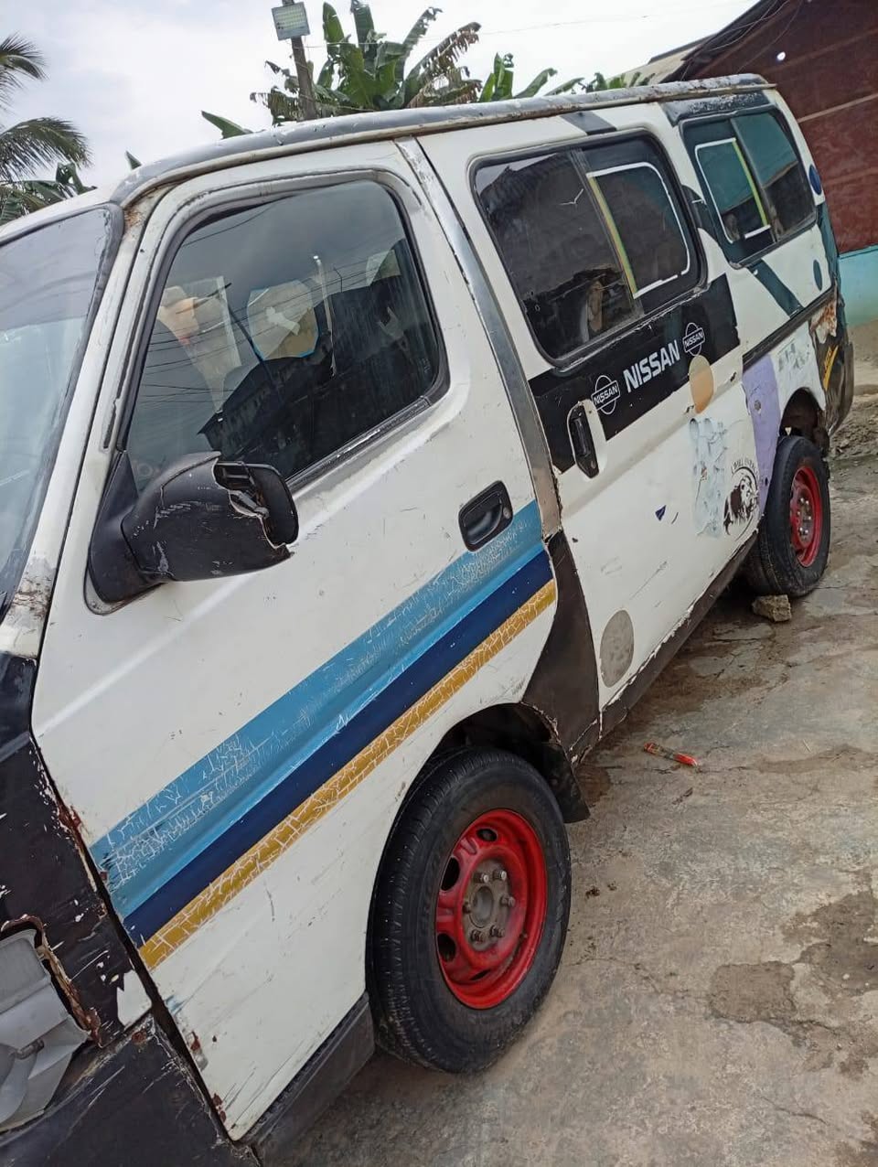A picture of NISSAN BUS