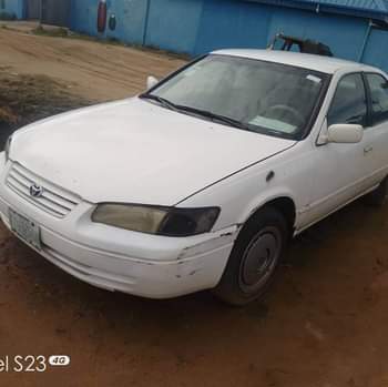 A picture of Hot dealtoyota camry 1999 model with sound engine and gear