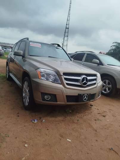 A picture of Foreign used Glk 350 2010 model Panoramic roof Full option
