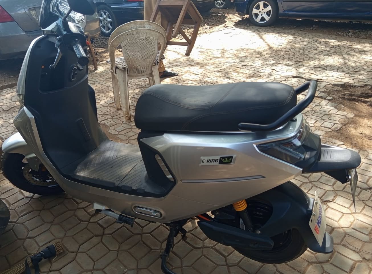 A picture of GRAND ECONOMY Few months used E KING ELECTRIC MOTORCYCLE available