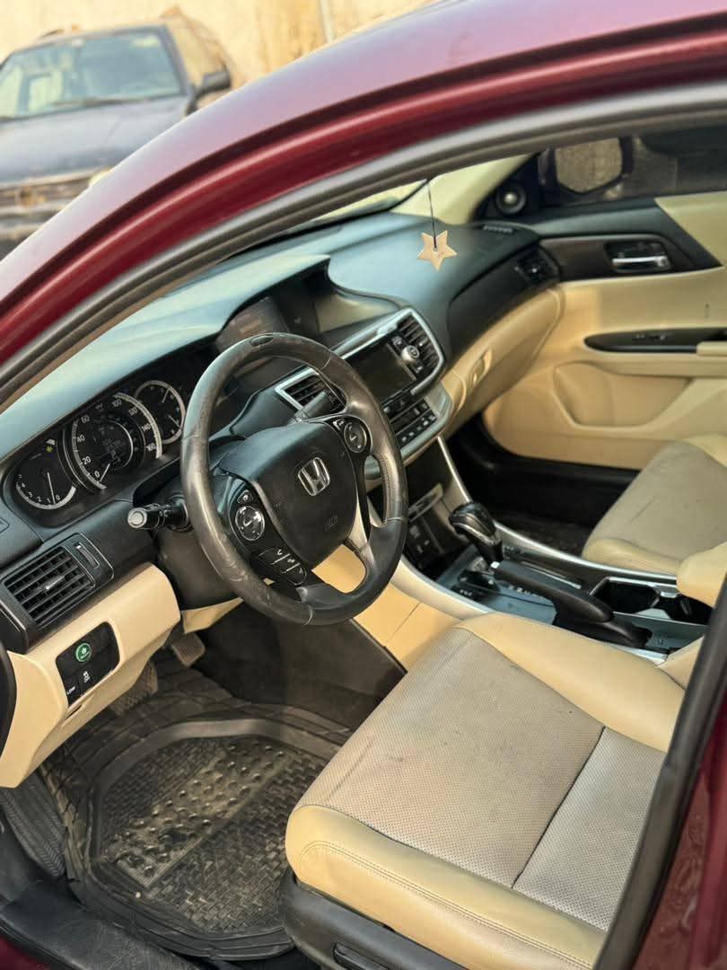 A picture of Honda accord 2016