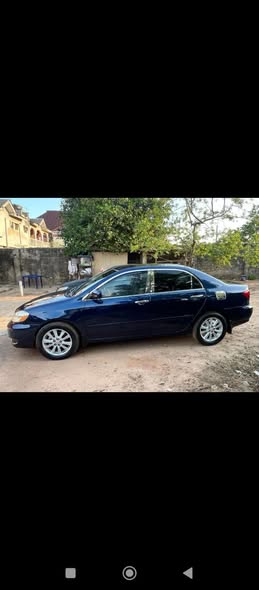 A picture of Toyota Corolla 04