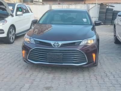 A picture of Toyota Avalon 2016