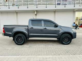 A picture of TOYOTA HILUX DOUBLE CABIN