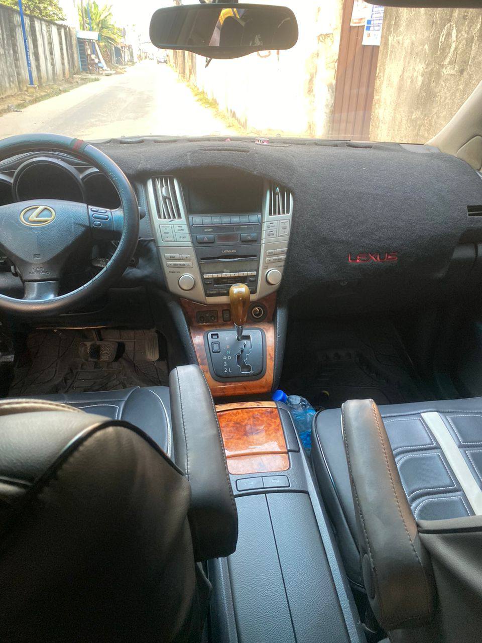 A picture of Lexus Rx 330 2005 model