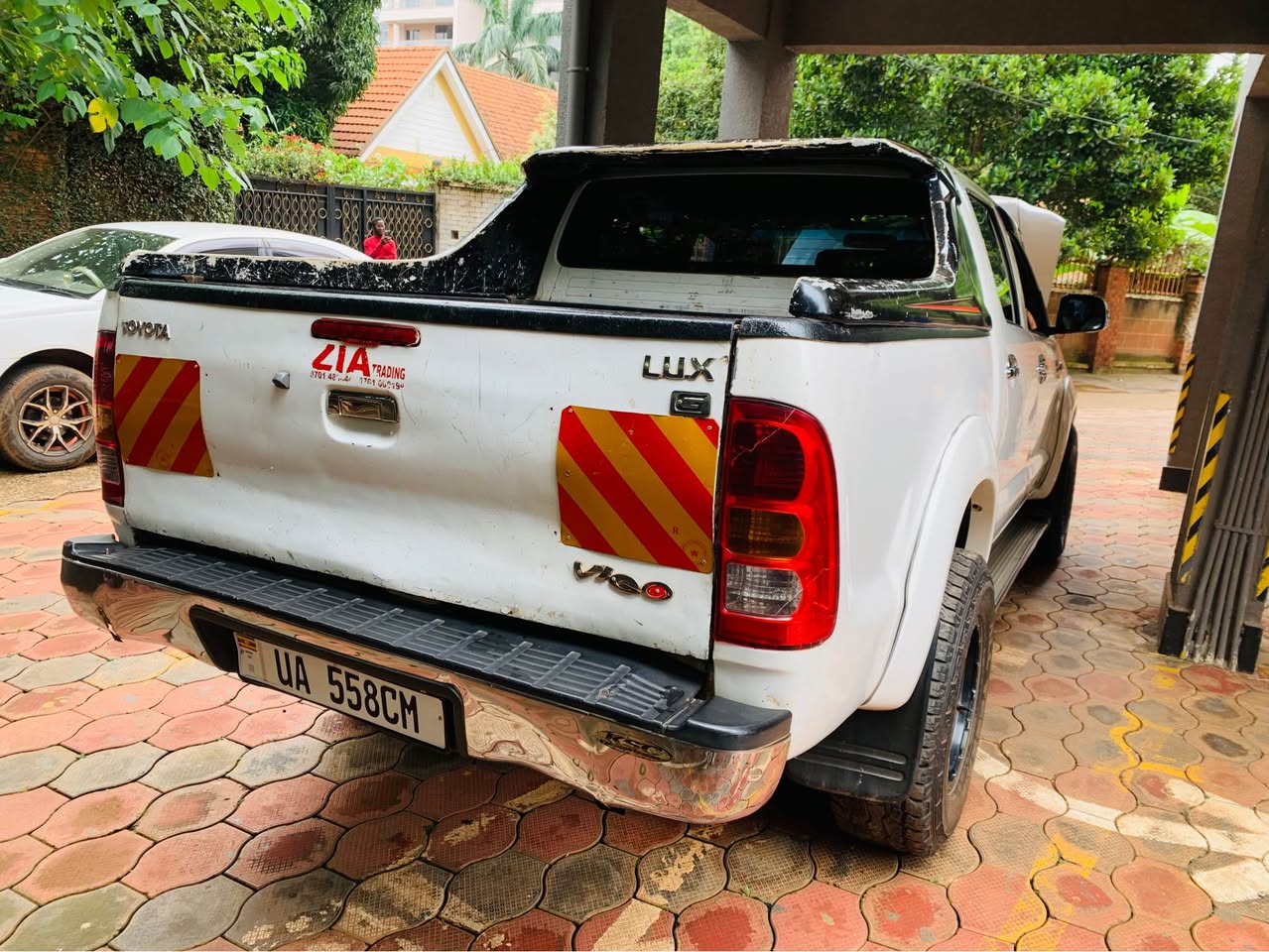 A picture of TOYOTA HILLUX