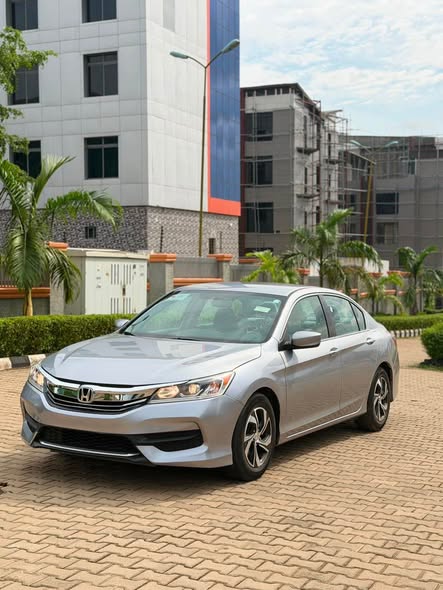 A picture of DIRECT BELGIUM HONDA ACCORD 2016 MODEL KEY ENTRY ACCIDENT FREE