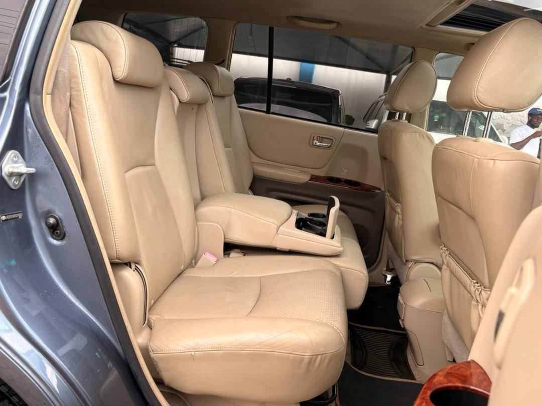 A picture of TOYOTA HIGHLANDER