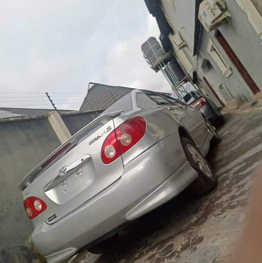 A picture of Toyota Corolla 2005