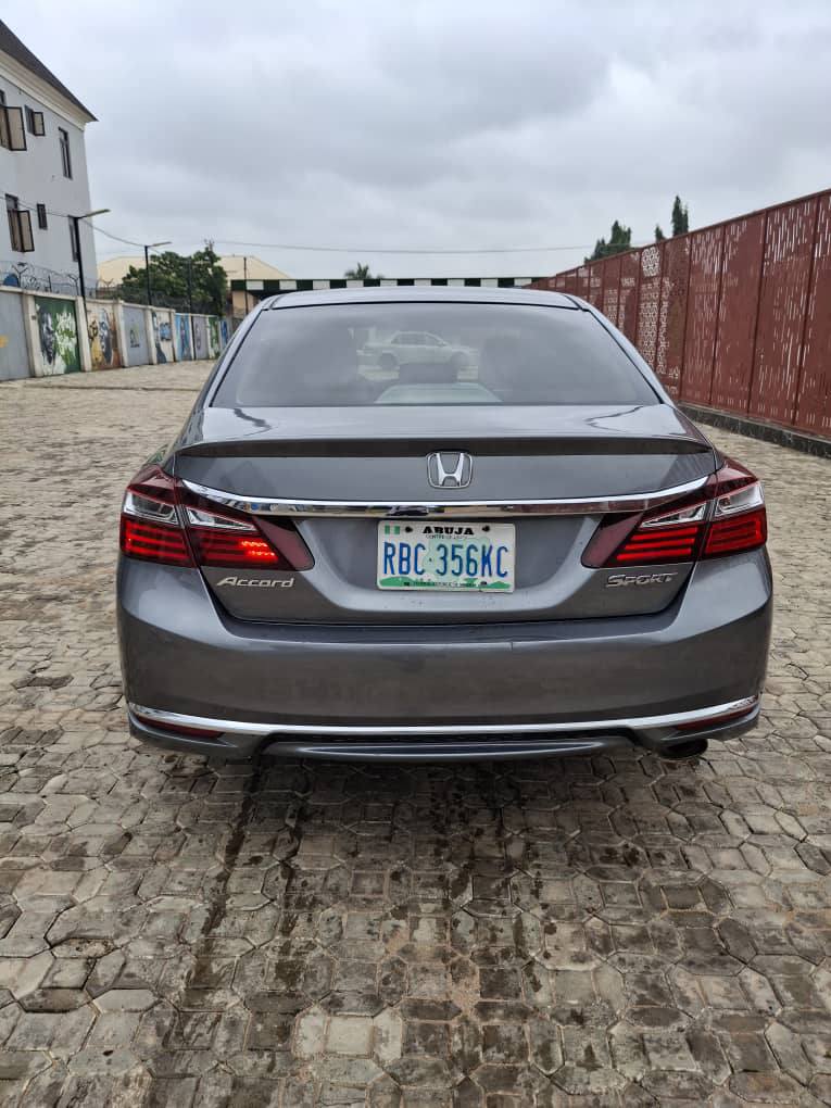 A picture of HONDA ACCORD 2017