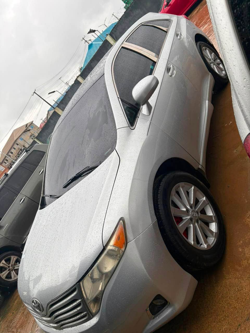 A picture of Toyota Venza 2010 XLE Registered Panoramic Sunroof Reverse Camera Thumbstart