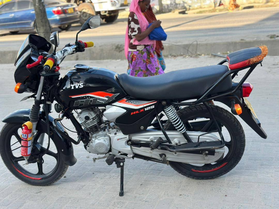 A picture of TVS HLX125 NEW MODEL 2025