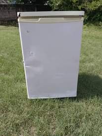 A picture of Beko fridge single door inagandsh Sana na kupoza bei 165000