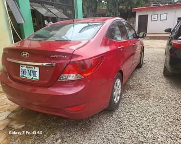 A picture of SUPER SHARP AND FAULTLESS 2013 HYUNDAI ACCENT EVERYTHING IS INTACT