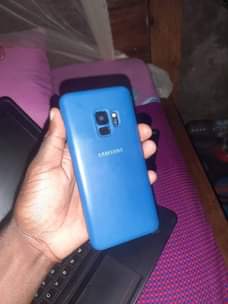 A picture of Samsung A50