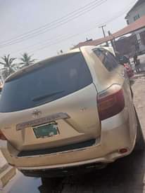 A picture of Toyota Highlander 2009 Price 4 2m to owner settlement 150k