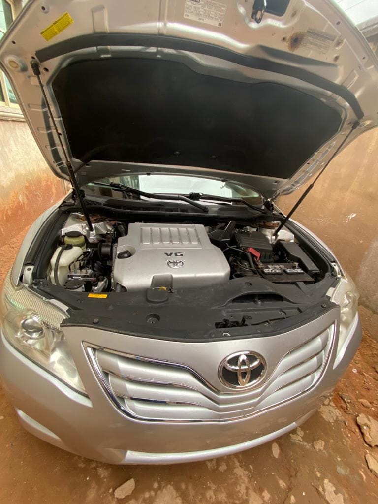 A picture of 2010 camry toks