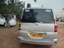 A picture of 2004 Toyota Noah Hdhd