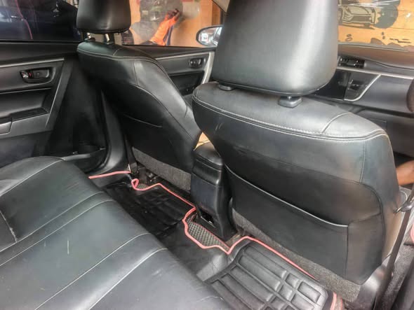 A picture of Tokummbo standard 2014 toyota corolla