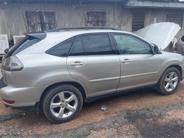 A picture of 2005 RX 330 with Toks Engine