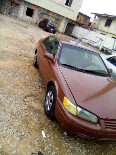 A picture of Toyota Camry tiny light baked on first body 08030481307