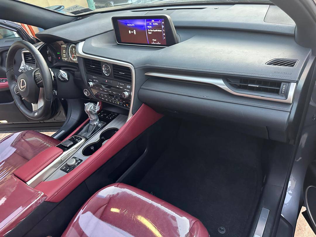 A picture of RX 350 F SPORT