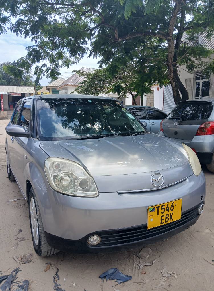A picture of 2004 MAZDA VERISA FOR SALE