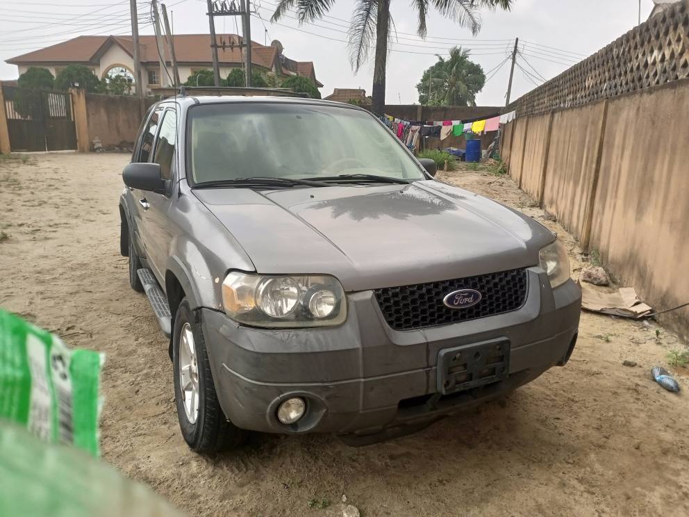 A picture of 07 1st body FORD ESCAPE