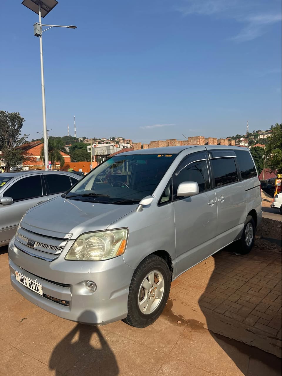 A picture of NOAH VOXY 2 0cc 18M 4WD SLIGHTLY NEGOTIABLE VERY GOOD