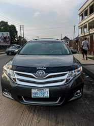 A picture of HOT PH DEAL 2011 Toyota Venza Untempered 4 plugs engine