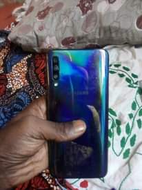 A picture of Samsung a50 haina shida yeyote internal 128gb ram 4 nicheck