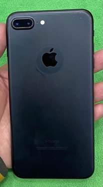 A picture of iphone 7 Gb 128 battery 70 haina kipengele