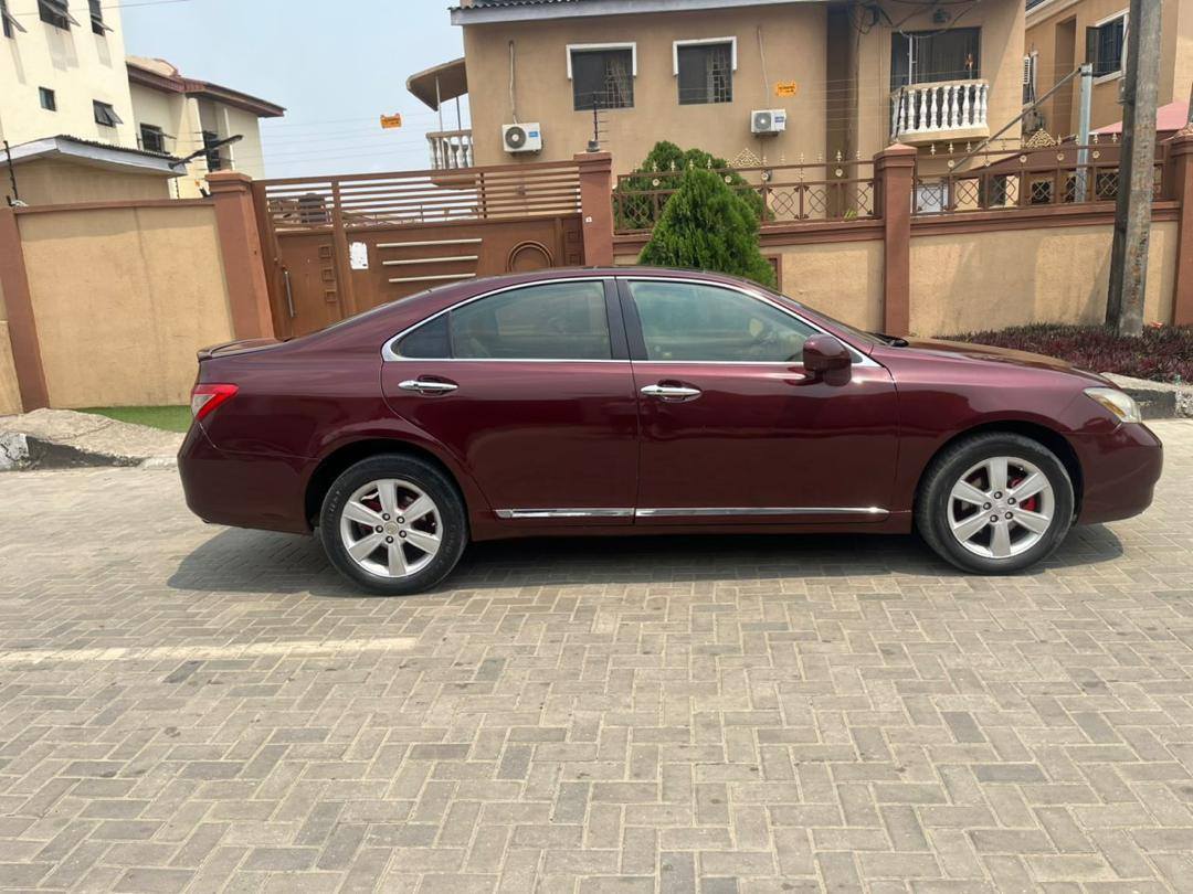 A picture of Lexus es350 2008 sharp