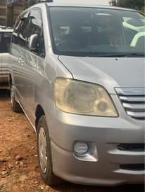A picture of Toyota noah 4WD at 20m