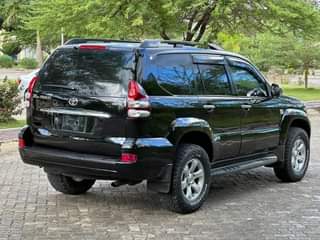 A picture of TOYOTA PRADO