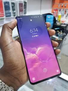 A picture of Samsung S10 
