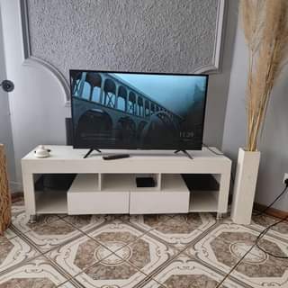classifieds/tvs