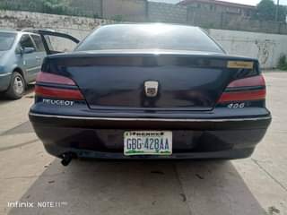A picture of 2005 Peugeot 406 manual transmission 09019556049