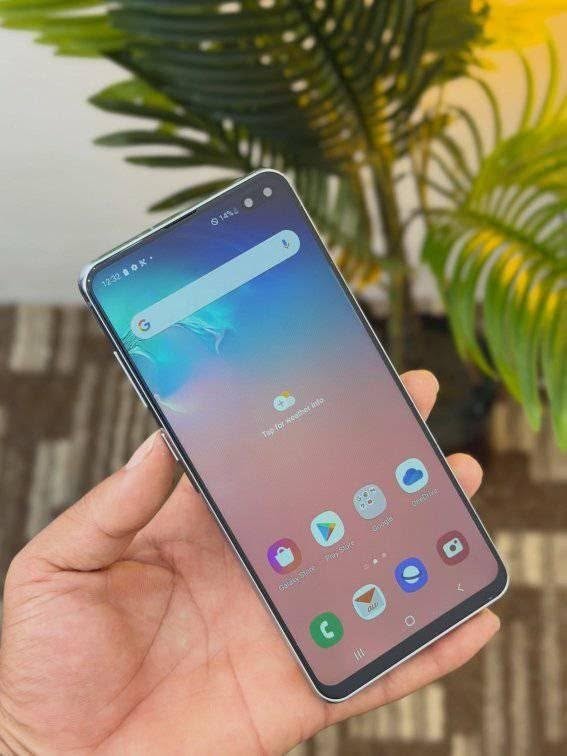 A picture of Samsung galaxy s10 plus