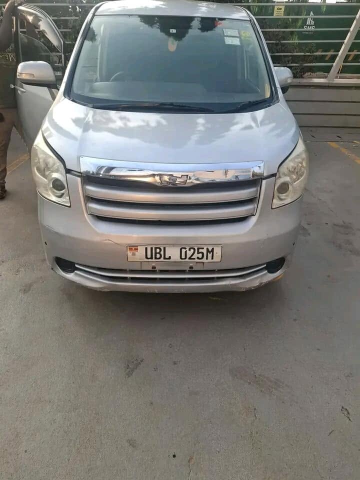 used toyota noah