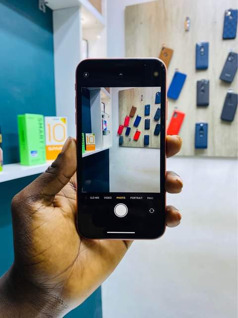 A picture of IPHONE XR