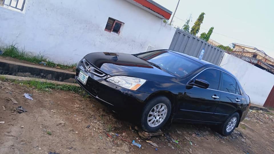 A picture of Very Sharp First body Honda accord 2005 with a very