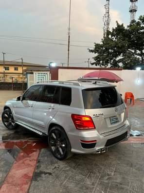 A picture of KINZZYAUTO S 08109018982 9 500 000 Refer and earn 2010