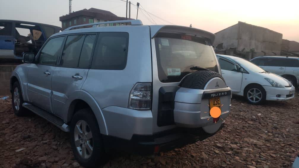 A picture of Pajero onsale its automatic diesel at 26m