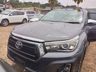 used toyota hilux
